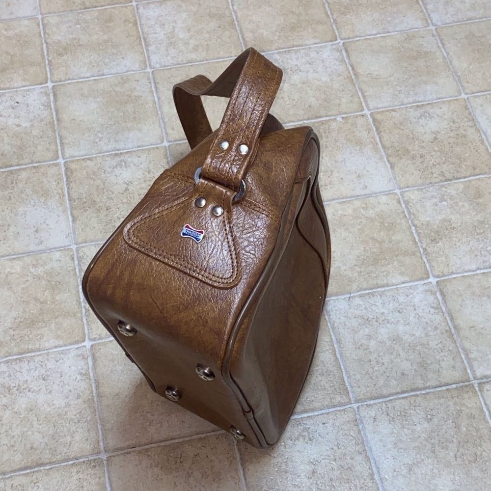 VTG,American Tourister Made In Taiwan Premium Brown Vinyl Duffel Bag